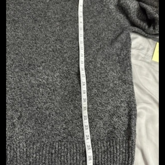 Sonoma Gray Crewneck Sweater with Ribbed Detailing - Picture 4 of 5